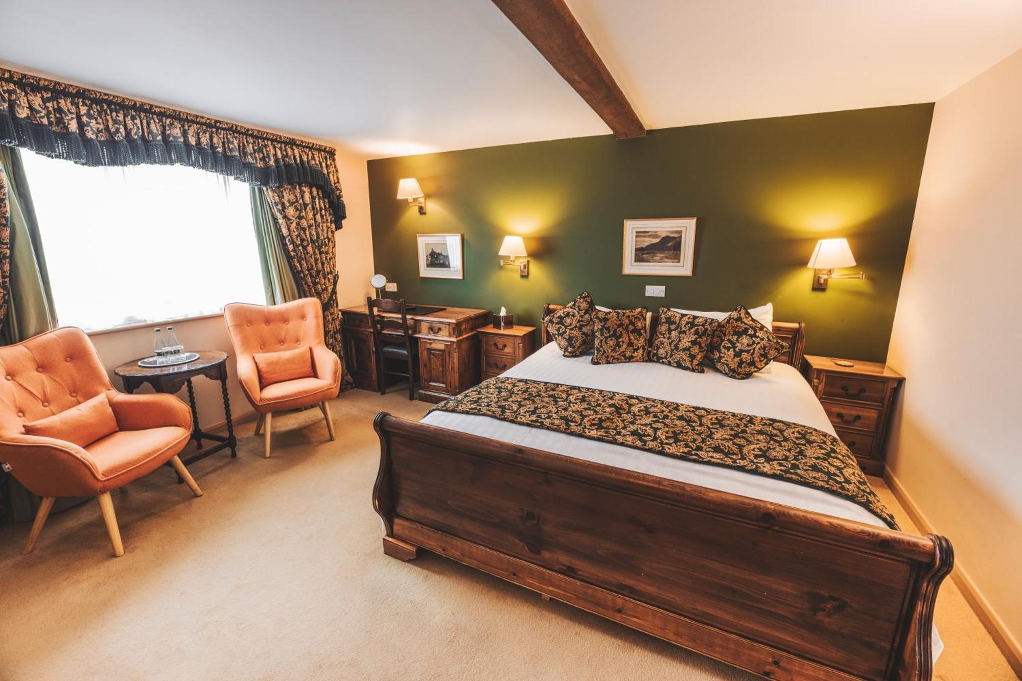 The Auberge Yaxley  Bagian luar foto