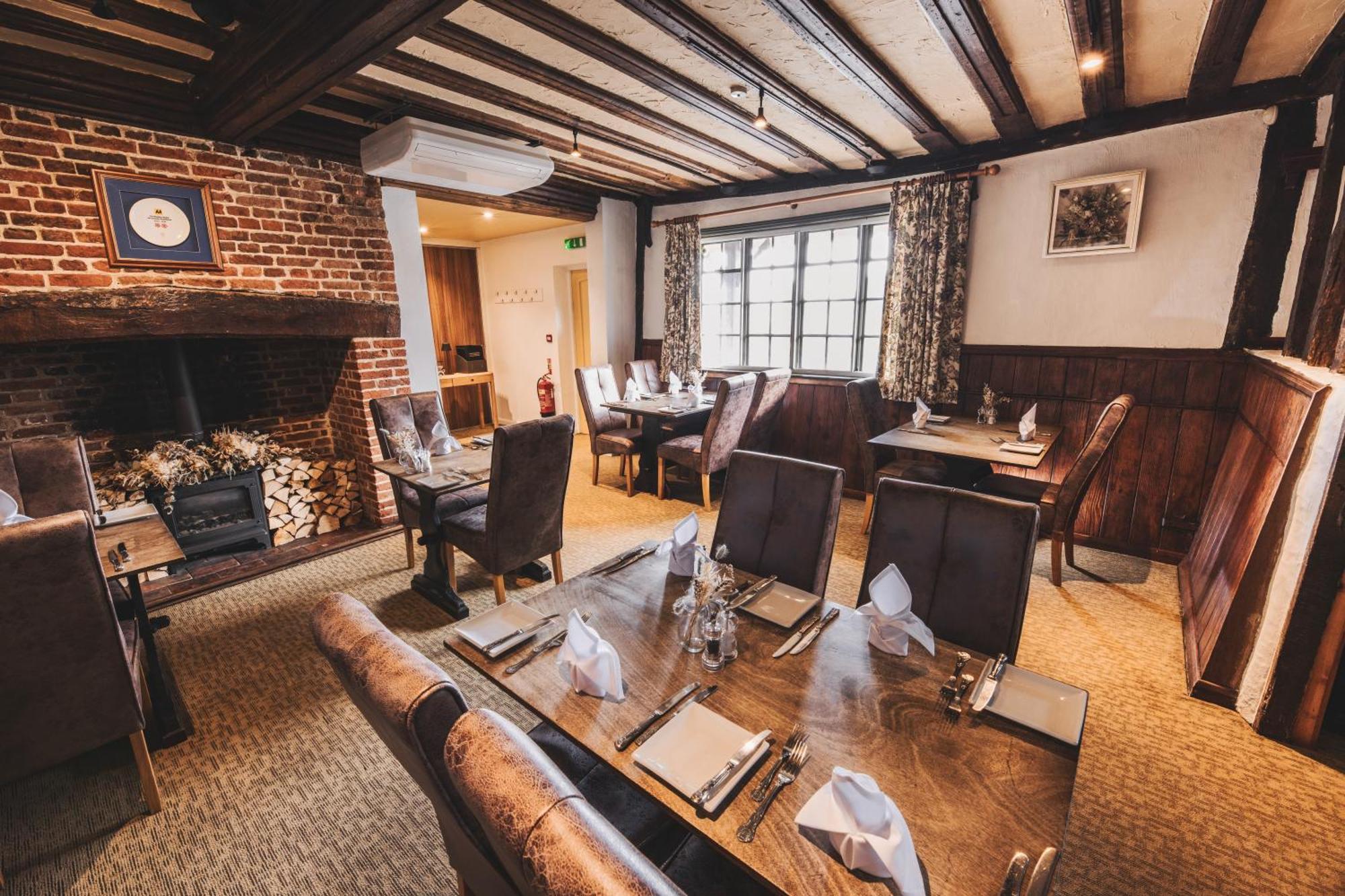 The Auberge Yaxley  Bagian luar foto